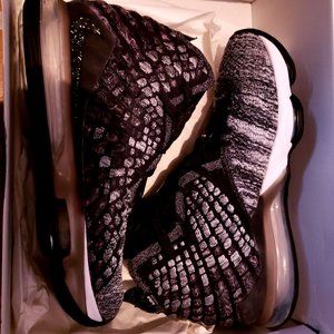 Nike LeBron 17 'in the Arena' Black/White Basketball Shoes (Size: US 11)